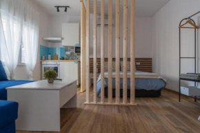 Estudio completo a estrenar en Triana, Seville